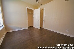 Building Photo - 219 Leonidas Dr