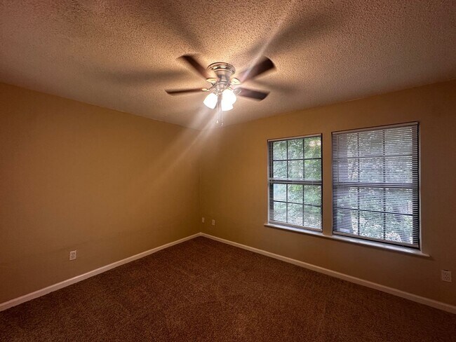 Building Photo - 797 Timber Way Court