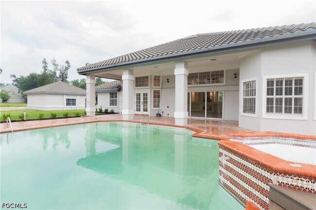 Building Photo - 15200 Sweetwater Ct