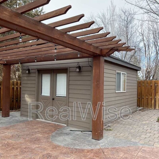 Building Photo - 2235 NW 15th St