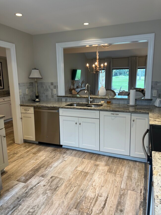 Building Photo - 60 Carnoustie Rd