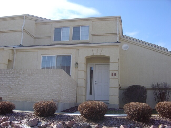 front of home/enclosed patio - 4147 Outlook Blvd