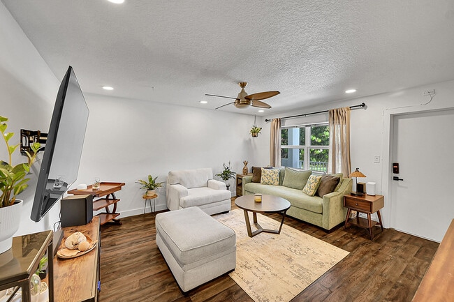 Building Photo - 2850 NE 14th Street Causeway