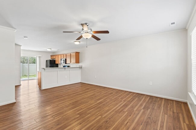 Building Photo - 2BR Townhome Near Camp Lejeune