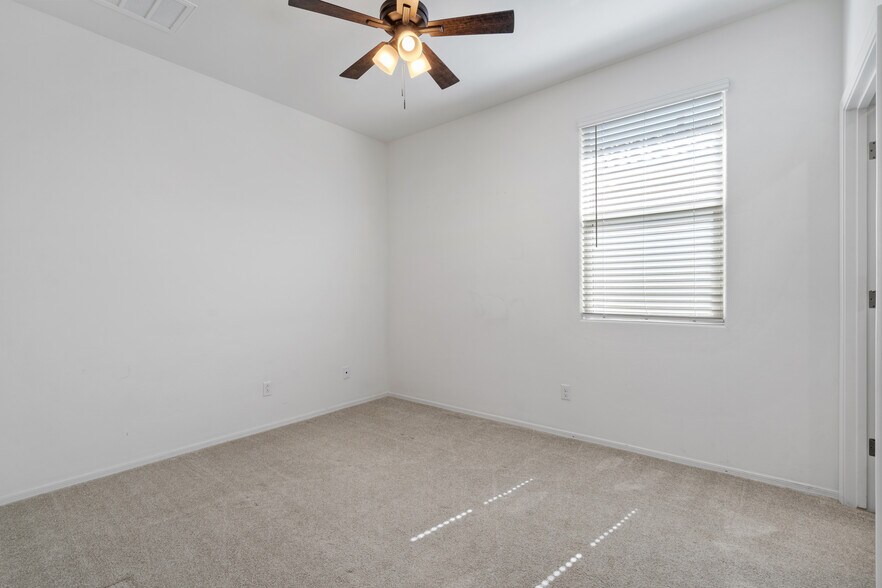 Building Photo - 12366 N Cervelli Ave
