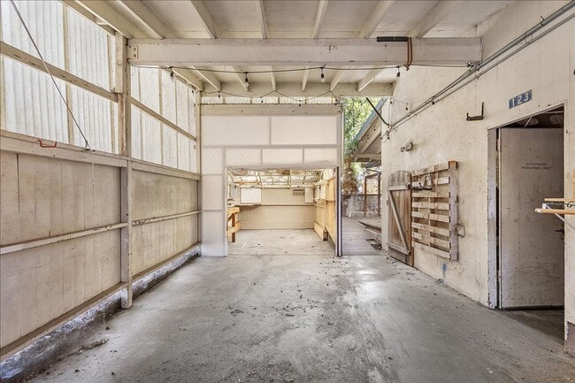 Building Photo - 2820 Barbers Point Rd