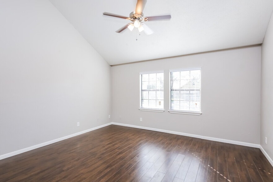 Building Photo - 3725 Whitefern Dr