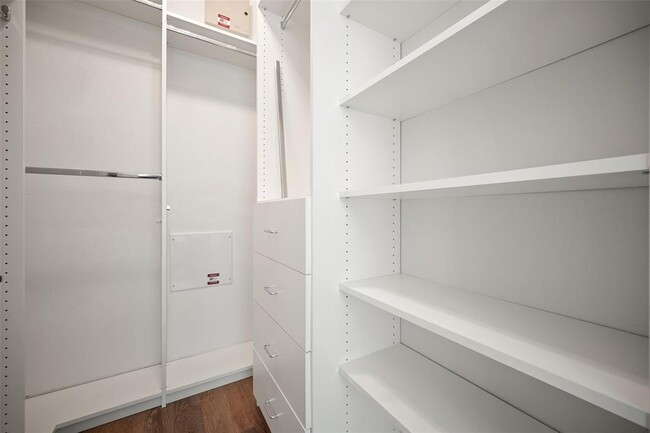 Building Photo - 3111 Aldwyche Dr