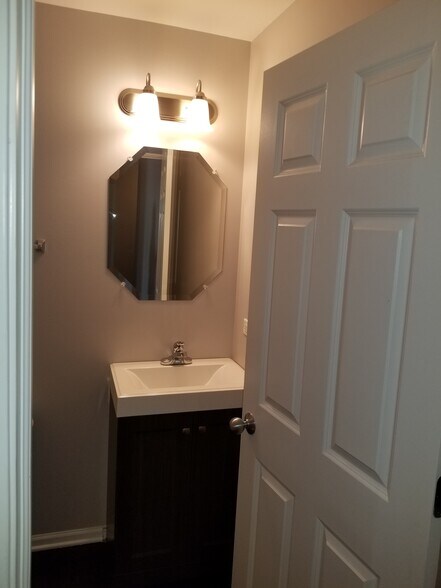 Building Photo - 1196 Megan Ct