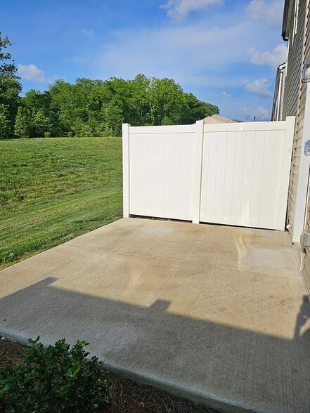 Building Photo - 816 Arrington Way
