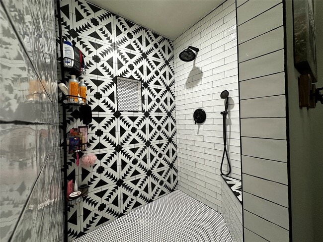 Building Photo - 25401 Hunting Trail