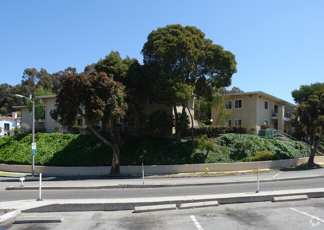 Primary Photo - La Loma Apartments