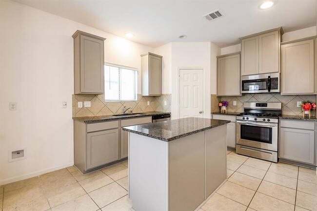 Building Photo - 6421 Innsbruck Meadows Ln