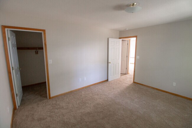 Building Photo - 1321 Godas Cir