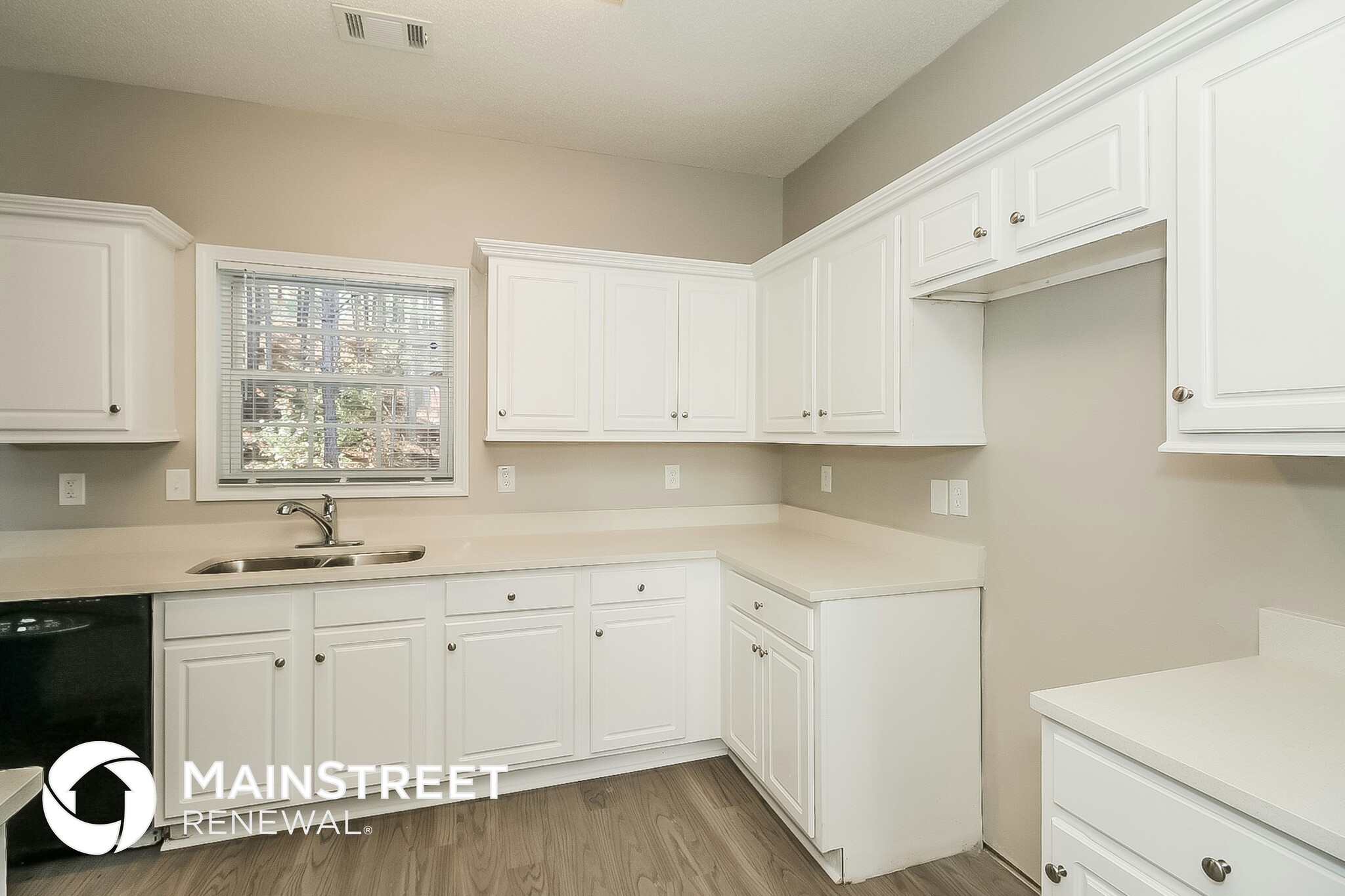 Building Photo - 8133 Green Garden Dr