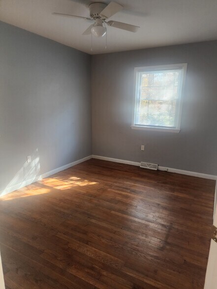 Building Photo - 139 Pike St