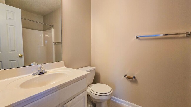 Building Photo - 2033 Salem Bluff Dr