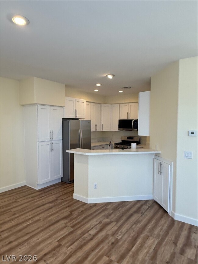 Building Photo - 5721 Mt Athos St