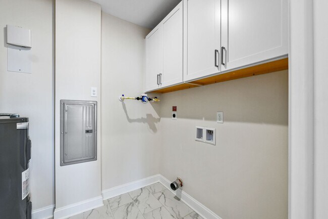 Building Photo - 5233 Highpointe Lakes Dr