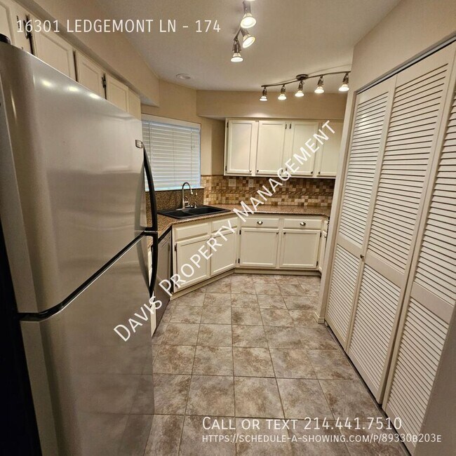 Building Photo - 16301 Ledgemont Ln
