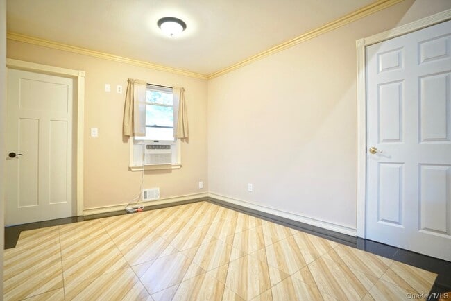 Building Photo - 34 Oakley Dr