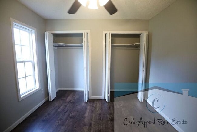 Building Photo - Beautifully renovated 4 bed / 1 bath duple...