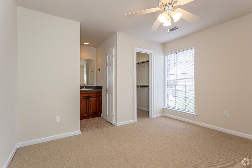 Sailboat Bay 8600 Pontchartrain Blvd New Orleans LA 70124 Apartment