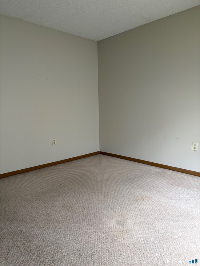 Building Photo - 158 Daley Dr