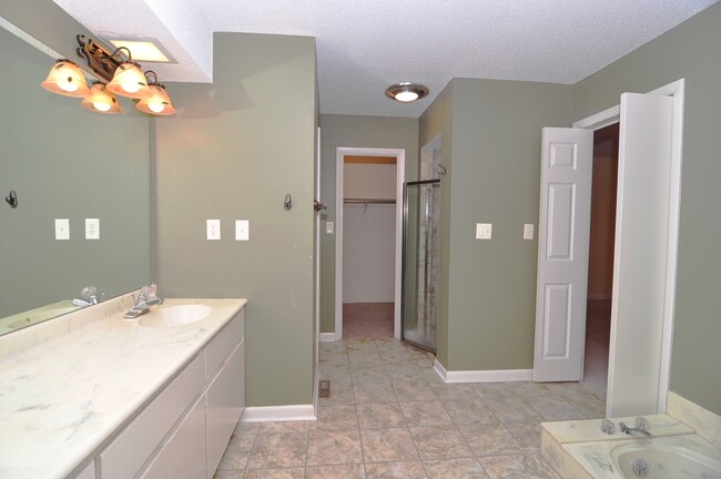 Building Photo - 9405 Hartwick Cir SE