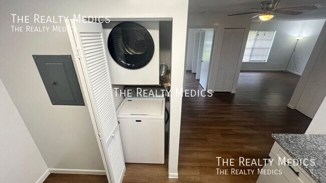 Building Photo - 1984 Agora Cir SE