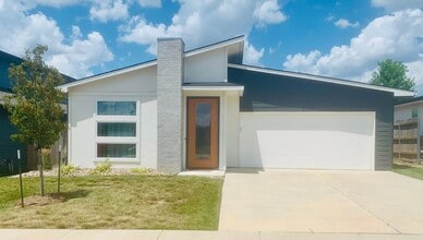 Building Photo - 3 bed, 2 bath patio home - SE Wichita  ***First month's rent free at move in***