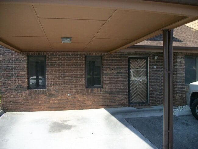 Building Photo - 3 Bedroom Condo