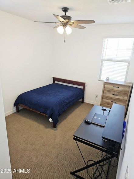 Building Photo - 9903 E Tillman Ave