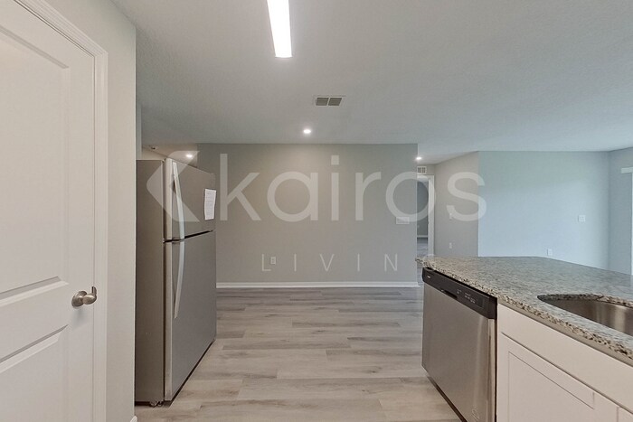 Building Photo - 8035 100th Ave