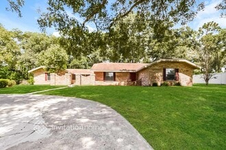 Building Photo - 801 Westchester Dr