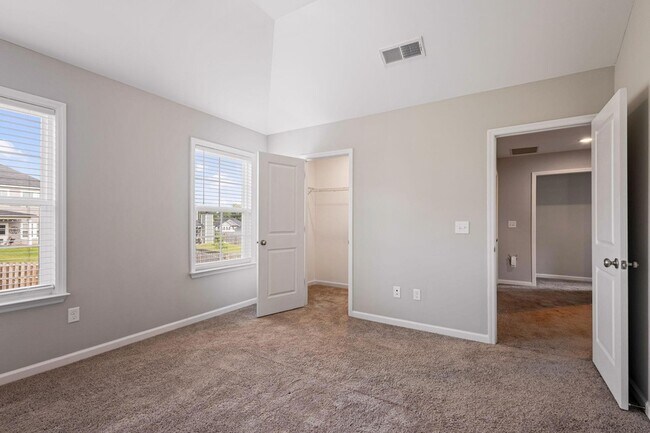 Building Photo - 3580 Hilltop Trl