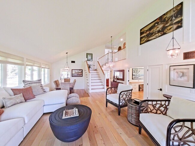 Building Photo - 33702 Calle Conejo