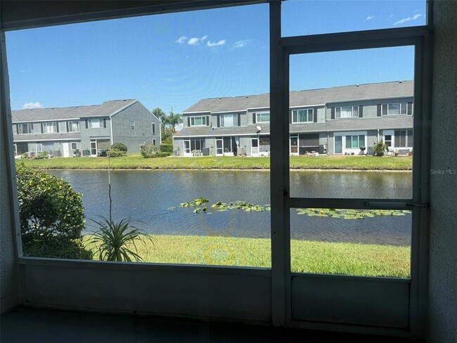 Building Photo - 412 Countryside Key Blvd