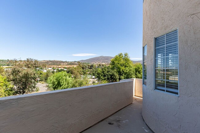 Building Photo - AMAZING ALPINE HOME WITH STUNNING VIEWS, 3...
