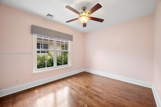 Building Photo - 285 NE 105th St