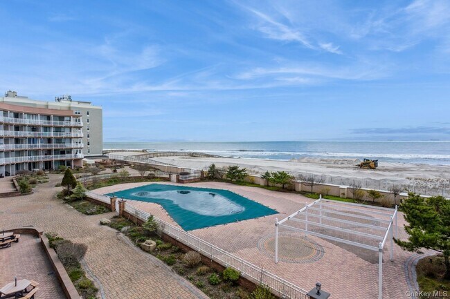 Building Photo - 830 Shore 2O