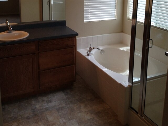 Building Photo - 841 Wilstead Dr