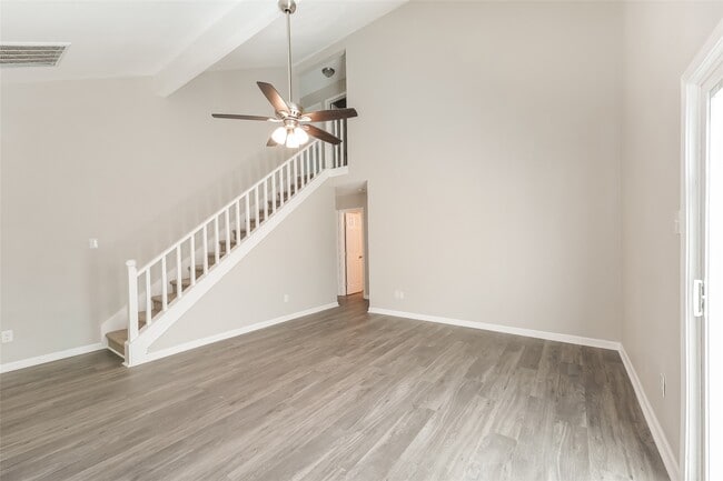 Building Photo - 5630 Gineridge Dr