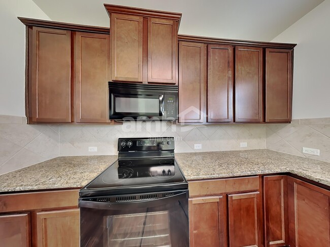 Building Photo - 2222 Kingstree Dr