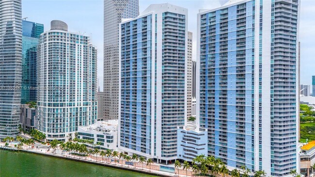 Building Photo - 325 S Biscayne Blvd