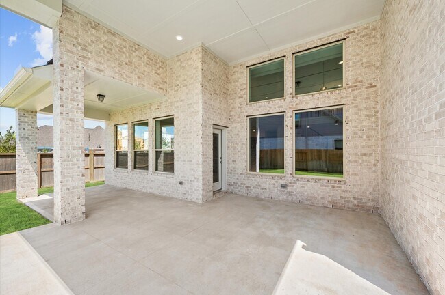 Building Photo - 5702 Diamond Dust Dr