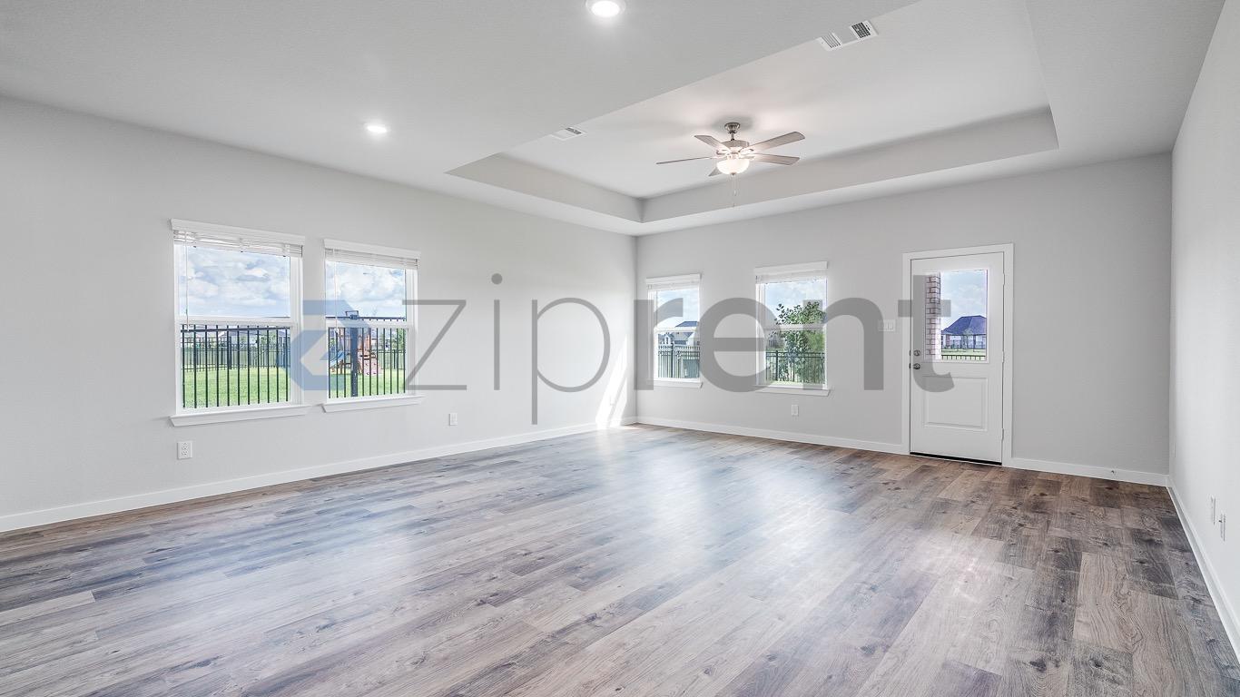 Building Photo - 27327 Blue Pool Dr