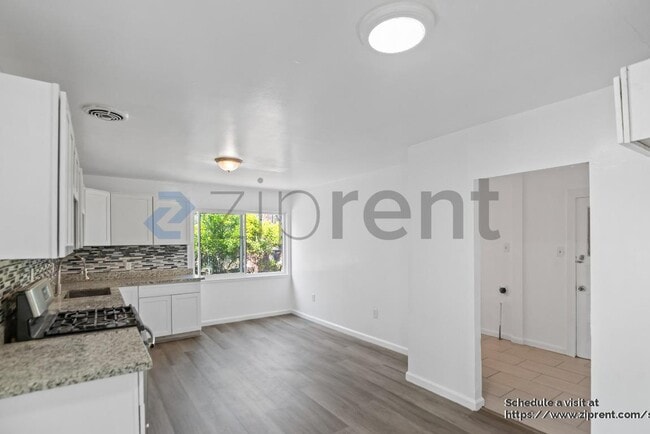 Building Photo - 2617 78th Ave