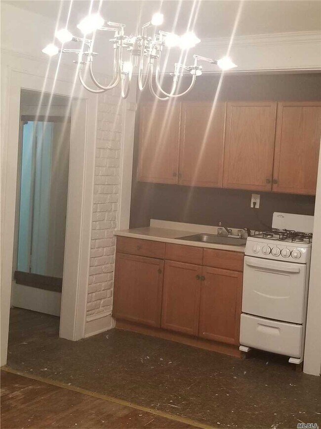 Building Photo - 203 Willis Ave