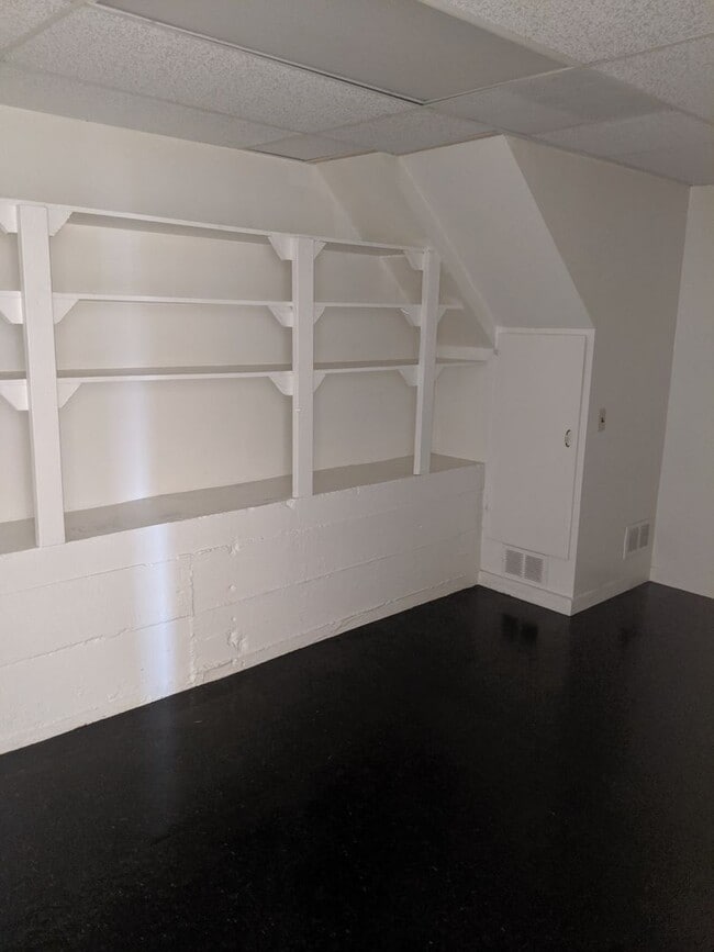 Building Photo - 10 First Avenue